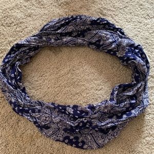 Infinity scarf